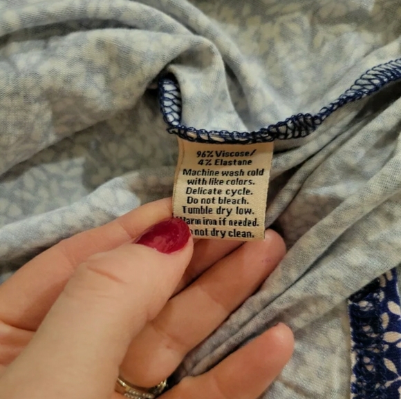 NWT Juicy Couture 3/4 Sleeve Jersey Floral Cross Front Top - Women's Size Medium - Picture 6 of 7